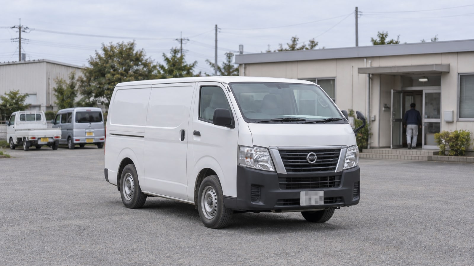 日産 キャラバン（商用バン）の外観