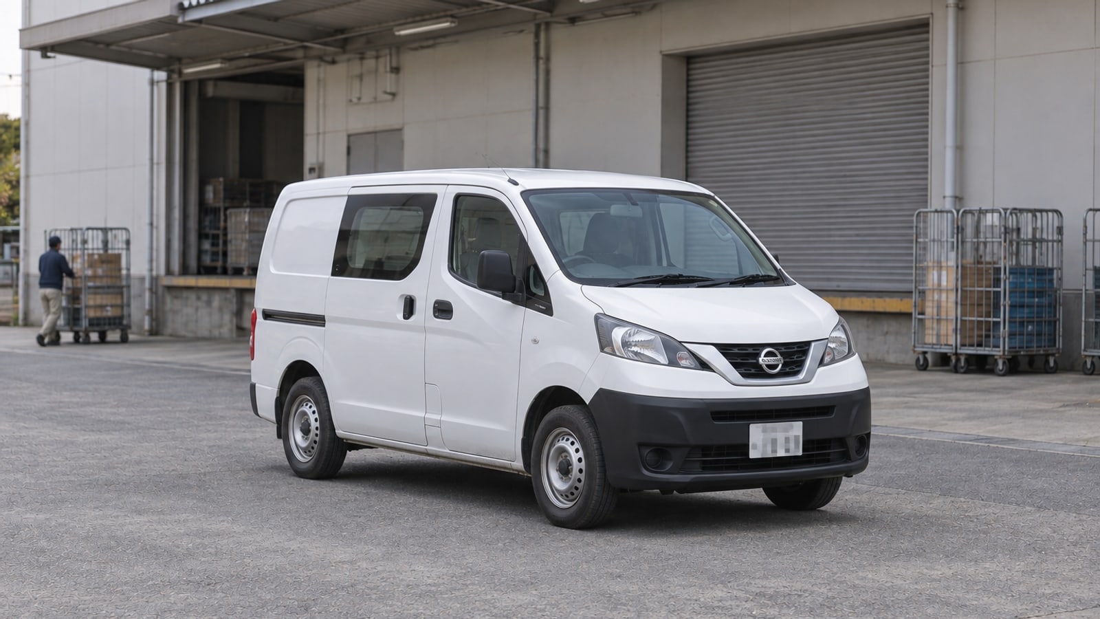 日産 NV200バネット（商用バン）の外観